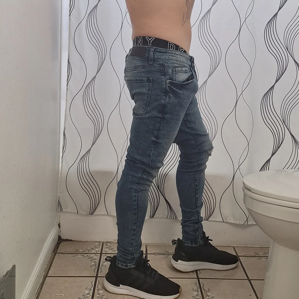 YoungLA Distressed Ankle Zip Skinny Jeans